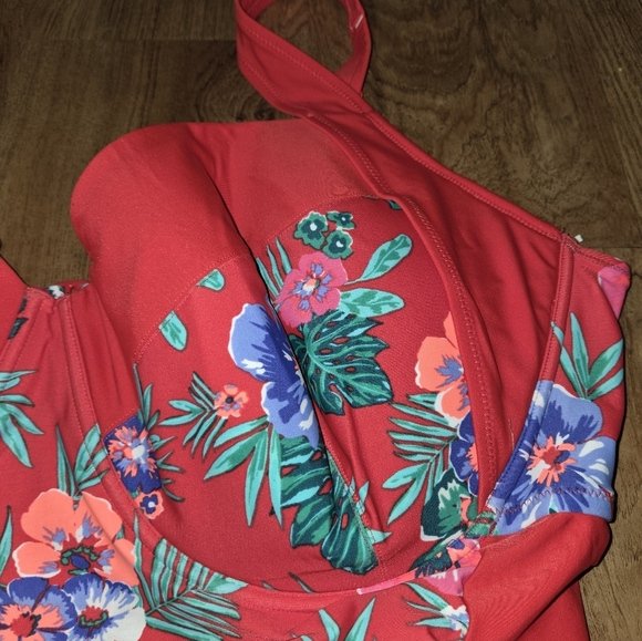 Old Navy 4X Red Hawaiian Tropical Floral Bathing Suit - Picture 4 of 9